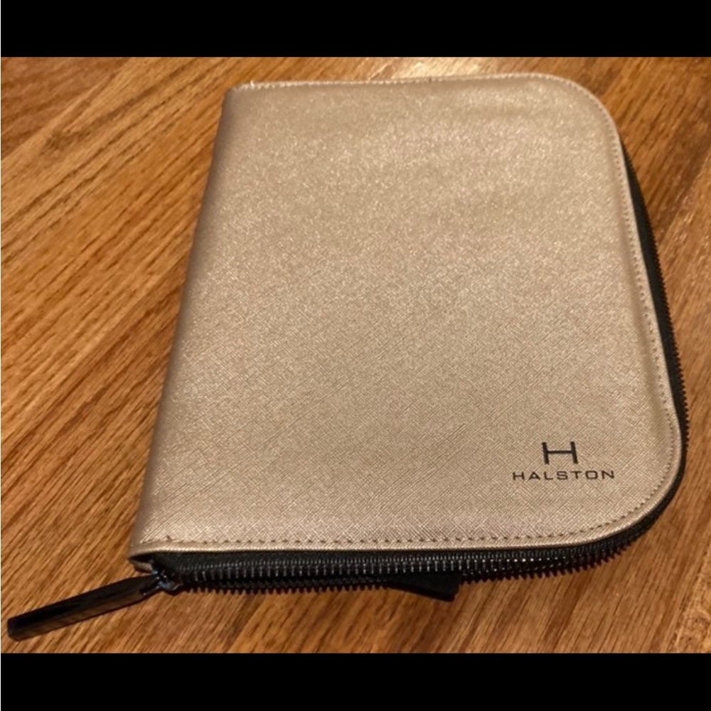 Halston porfolio zip around case jewelry holder.
